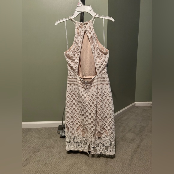 Beautiful fitted sheath dress, light tan/cream in color. - Picture 2 of 4